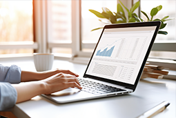 凯发K8国际国际发布2024人才市场报告，新智人才看重稳定性和赛道前景